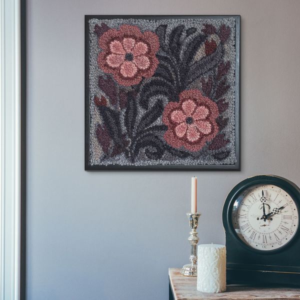 Wall hanging hooked rug