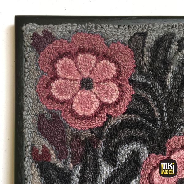 Wall hanging hooked rug