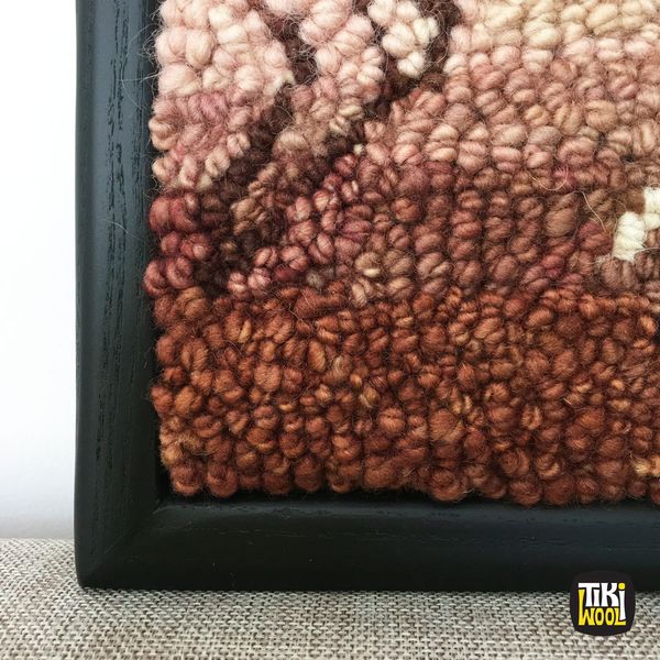 Wall hanging hooked rug