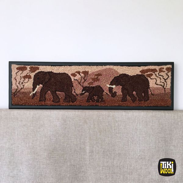 Wall hanging hooked rug