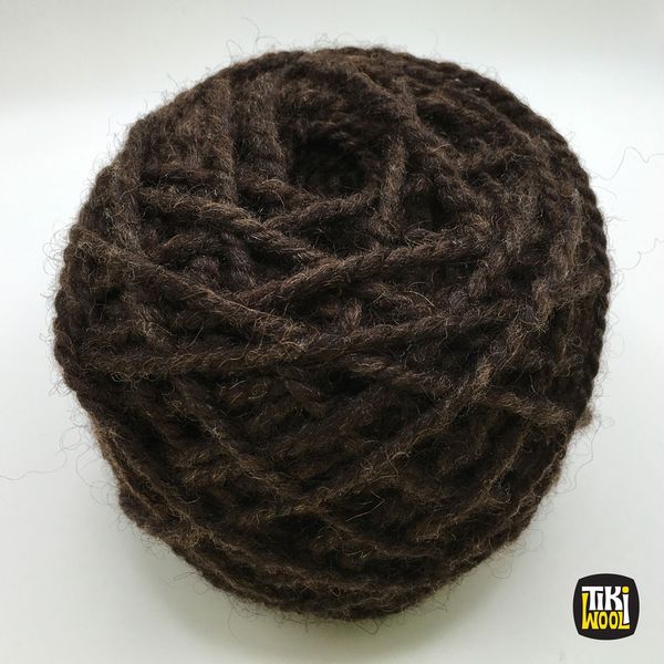 Handspun yarn made of 100% wool (natural brown)