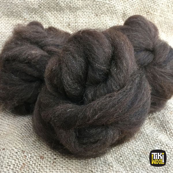 Handspun yarn made of 100% wool (natural brown)